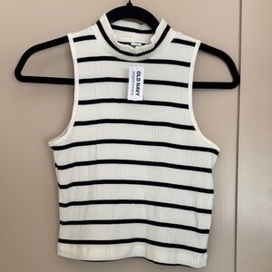 Old Navy Women's Striped Black and White Crop Top